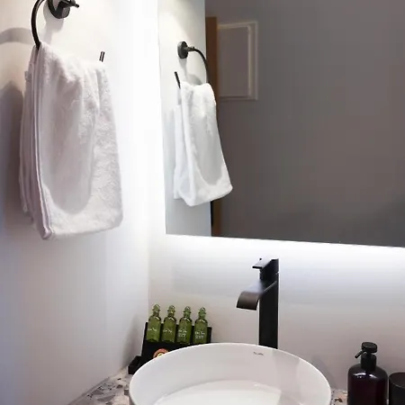 Uphill Unique Boutique