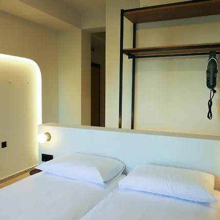 Hotel Uphill Unique Boutique *