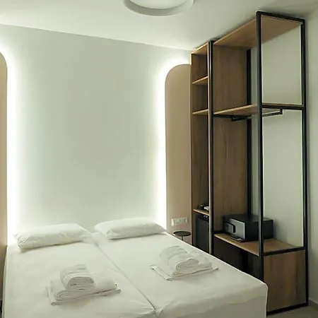 Uphill Unique Boutique 5* Σκιάθος Πόλη