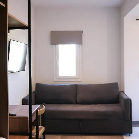 Uphill Unique Boutique * Skiathos Town