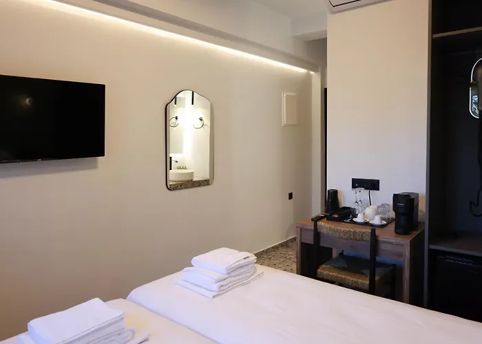 Uphill Unique Boutique Hotel Skiathos Town