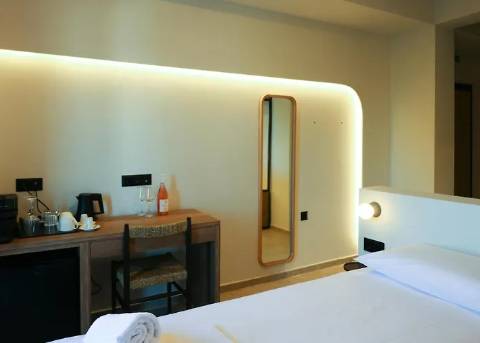 Uphill Unique Boutique Hotel Skiathos Town