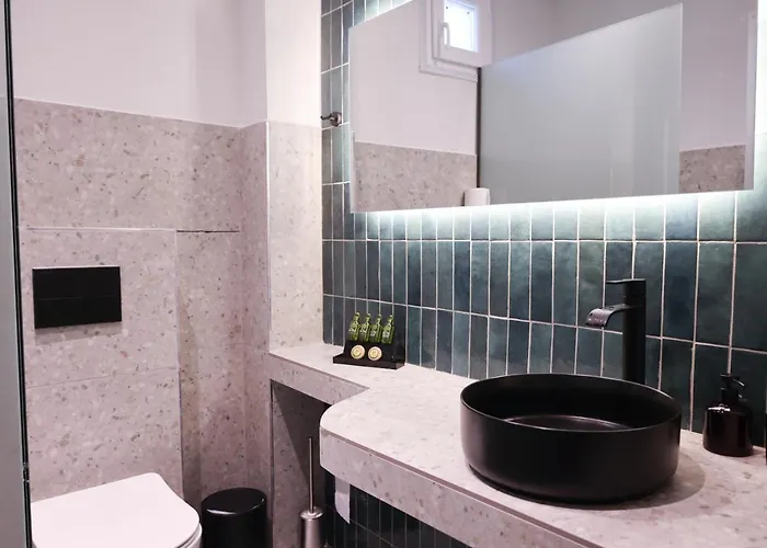 Uphill Unique Boutique Skiathos Town